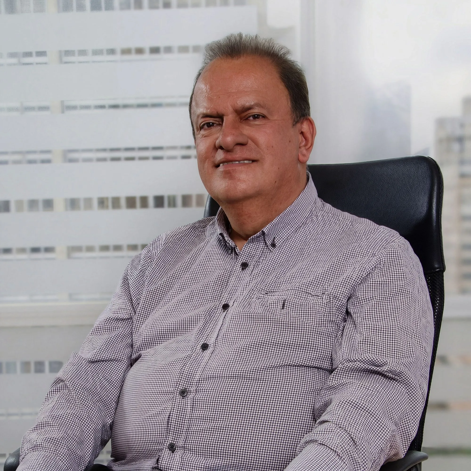 Dr. Henry Cortes Castillo - Derecho Civil y Comercial
